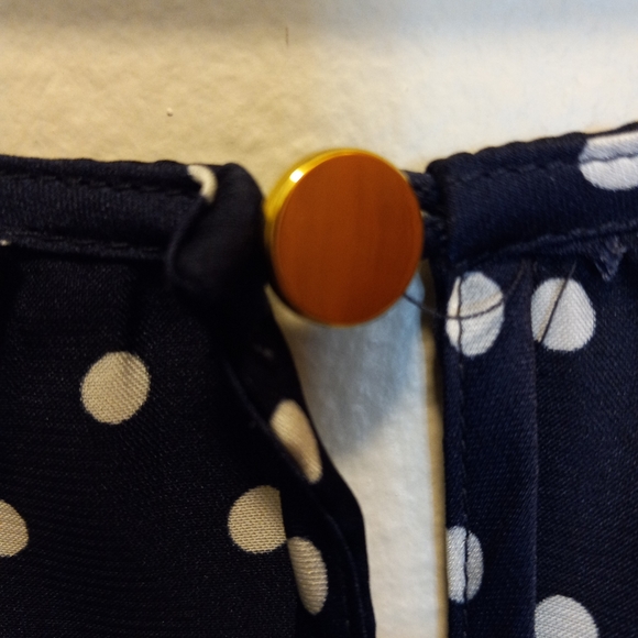 Jones New York Polka-dot Sleevless Blouse - Picture 3 of 4